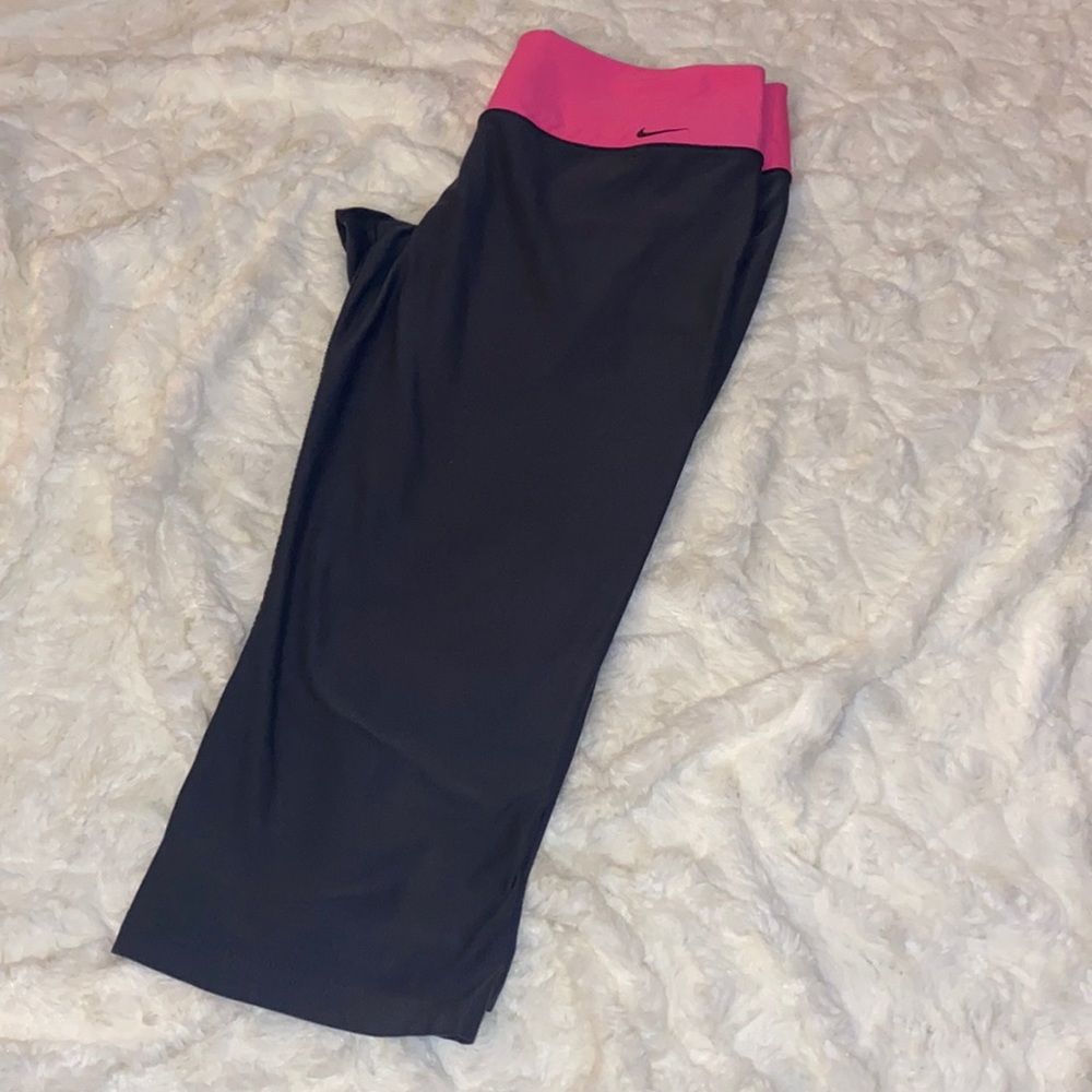 Nike Capri